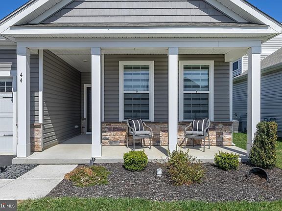 2nd image of 44 Walton Way