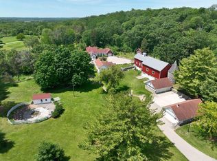 W339S9835 Red Brae Ct, Mukwonago, WI 53149