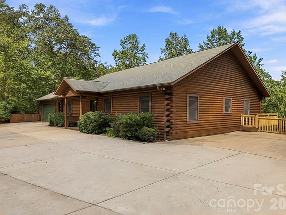 3rd image of 134 Raleigh Dr