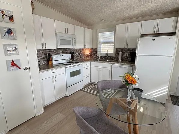 302 Belle Tower Ave, Lake Placid, FL 33852