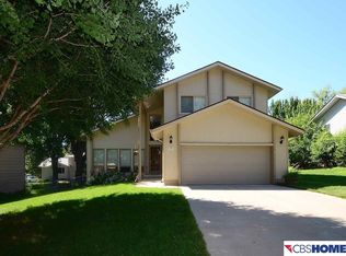14717 Adams Cir, Omaha, NE 68137