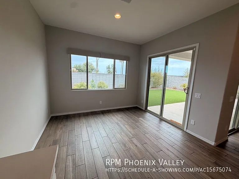 5151 N 181st Dr — Photo 24
