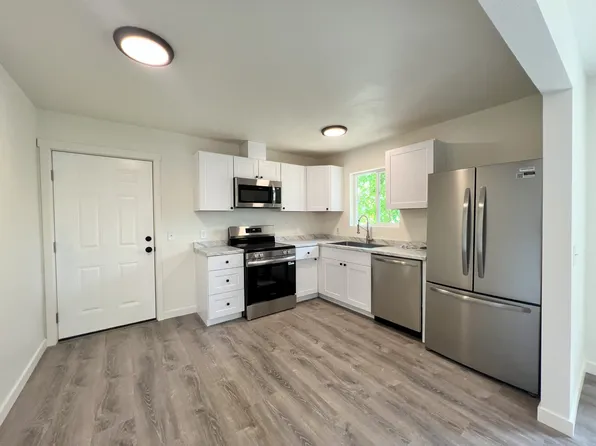 34231 Riverside Dr, Albany, OR 97321