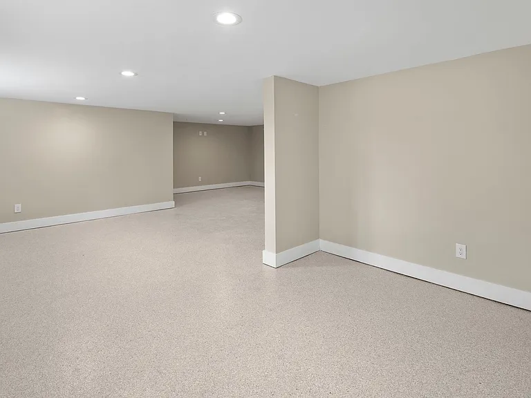 70 Forest Hill Dr — Photo 30