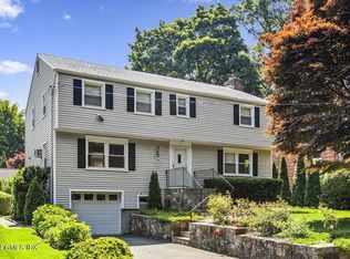 37 Westview Pl, Riverside, CT 06878