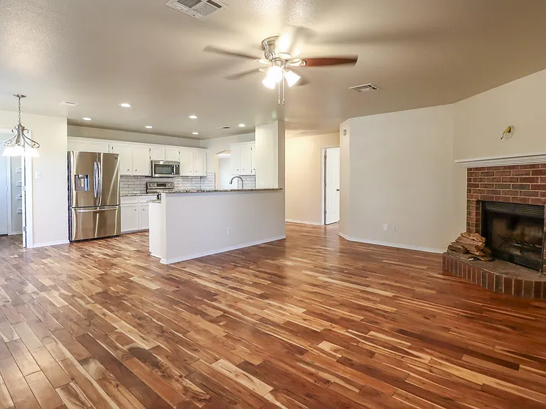 404 Jennifer Cir — Photo 18