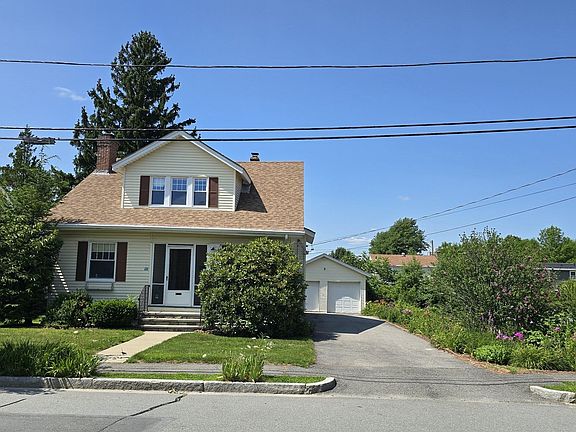 2nd image of 21 Arbutus Rd