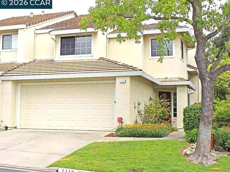 1115 Crest Ridge Ln — Photo 2