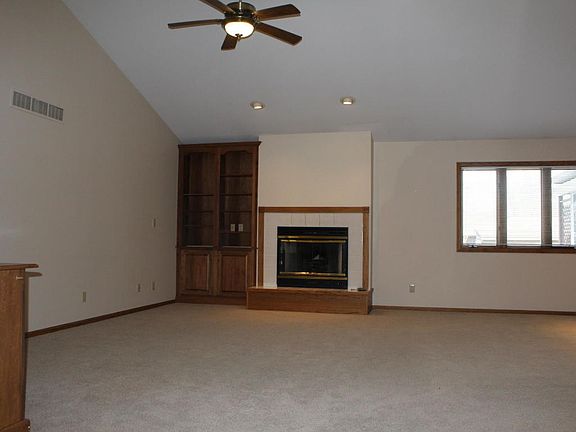 4th image of 1525 Reagan Dr
