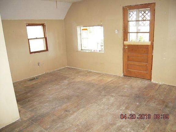 5th image of 1008 W Rogers St