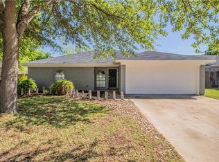 1516 Tobie Layne St, Benbrook, TX 76126