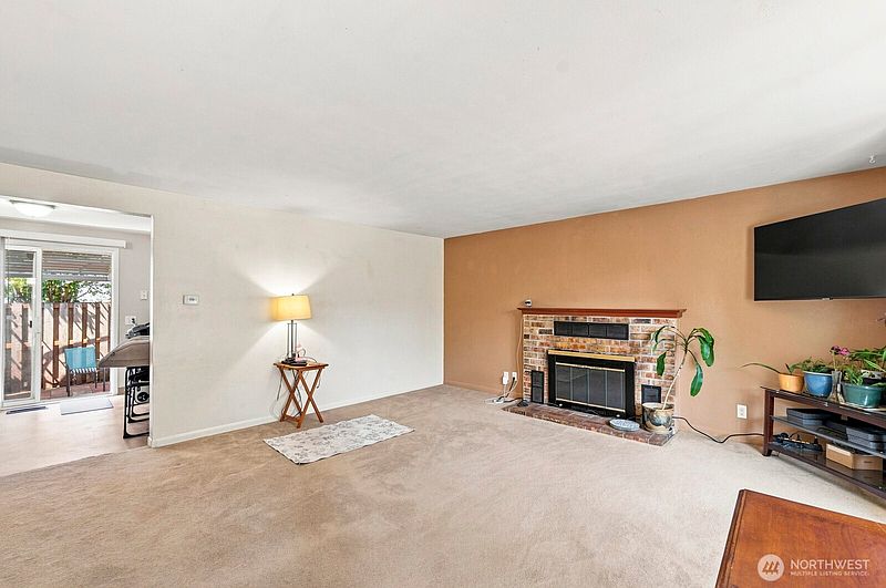 4th image of 1815 Curtis Court SE
