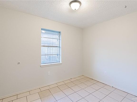 5th image of 2413 Timberwood Ave