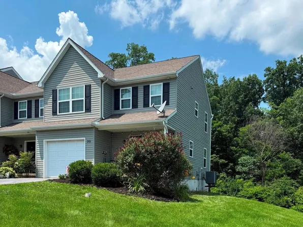 261 Wildflower Dr, East Earl, PA 17519