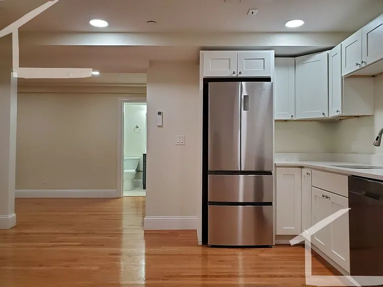 12 Harris St #101 — Photo 2