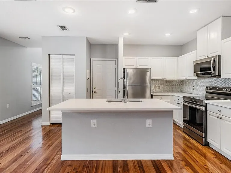 404 S Willow Ave #B — Photo 6
