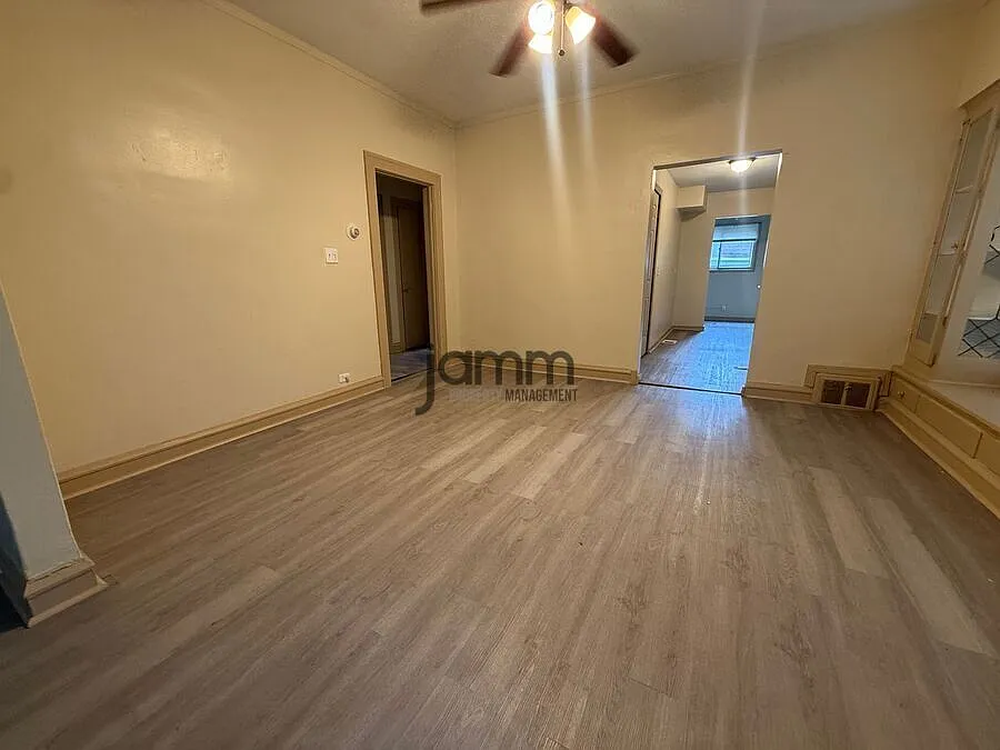 Incredible side by side Duplex in Cleveland Heights — Photo 3