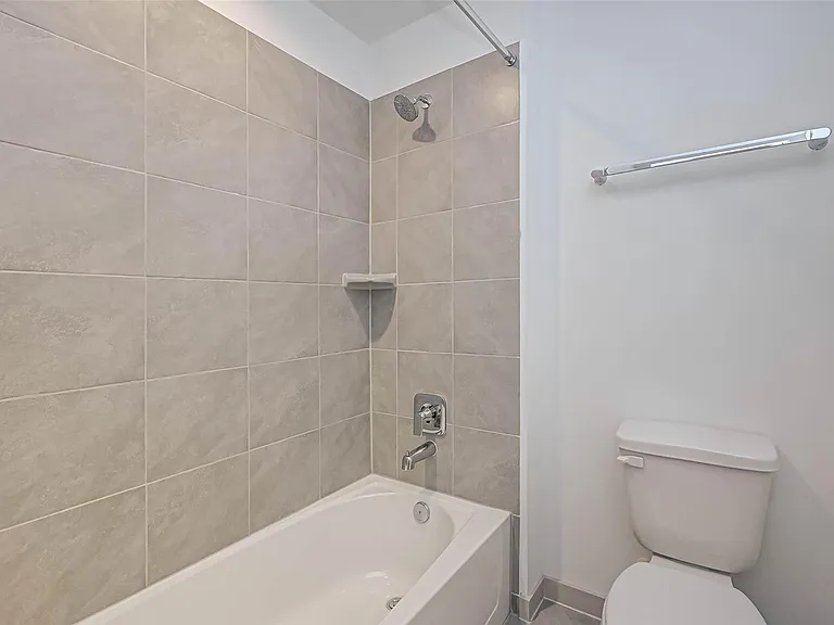 3418 Lake Landing Ln — Photo 36