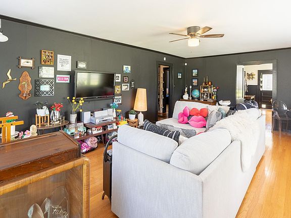 3rd image of 601 University Blvd