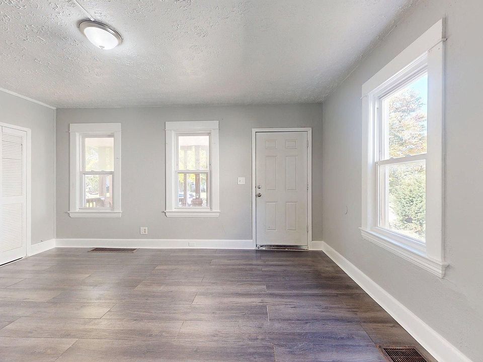 1st image of 2091 W 103rd St