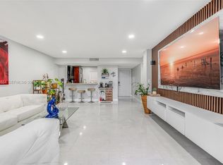 8635 NW 8th St APT 413, Miami, FL 33126