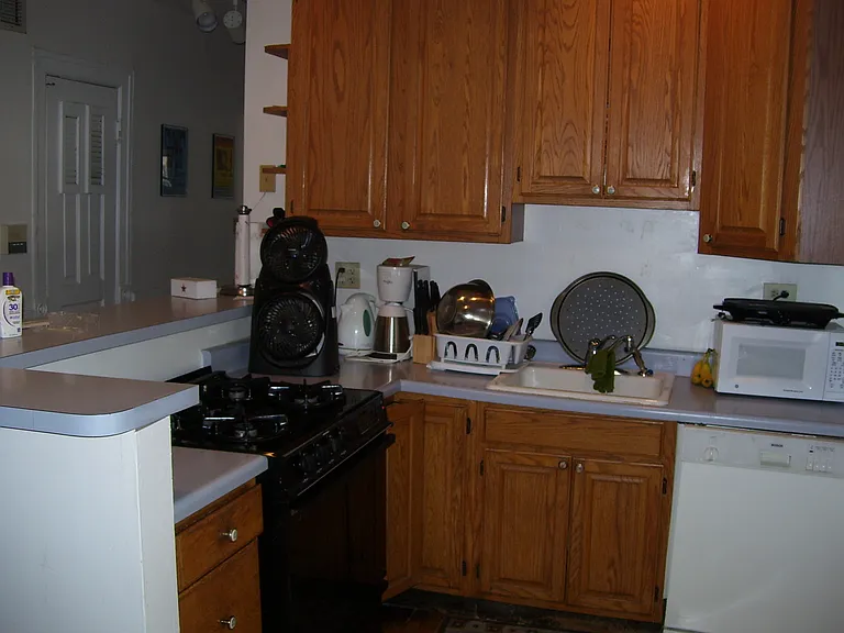 1015 W Newport Ave — Photo 8