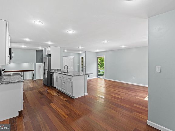 3rd image of 3345 Tanterra Cir