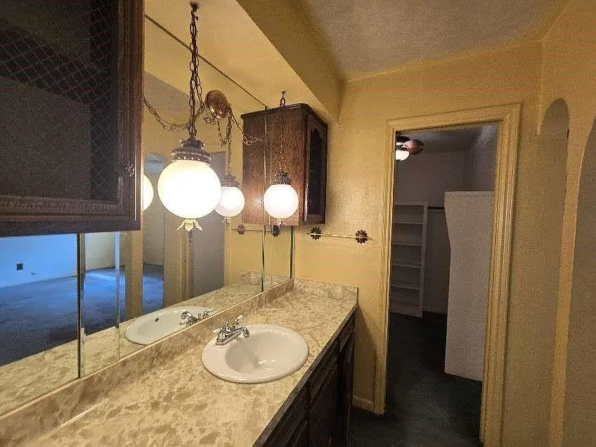 3 bed, 2.0 bath, 1478 sqft, $1,799 — Photo 4