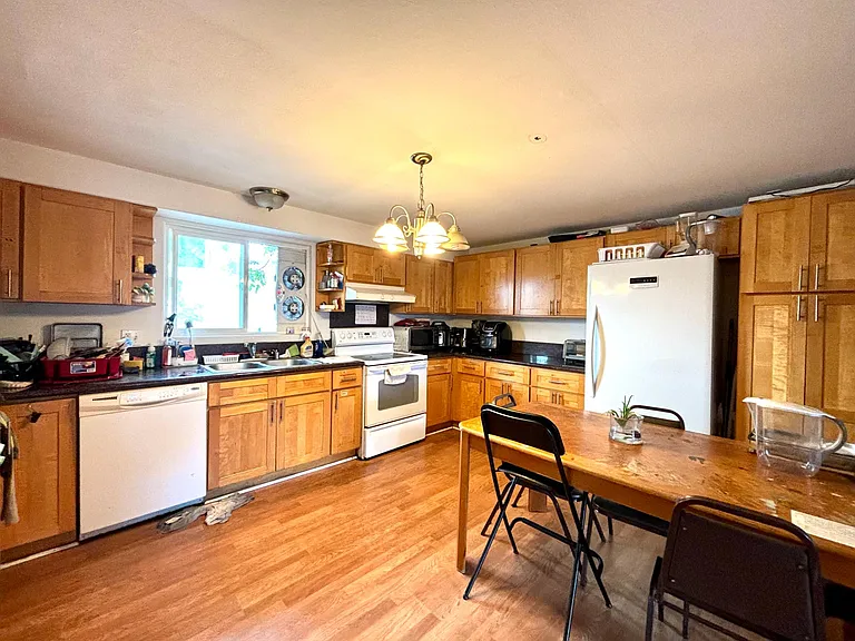 1520 Enos Ln #A — Photo 7