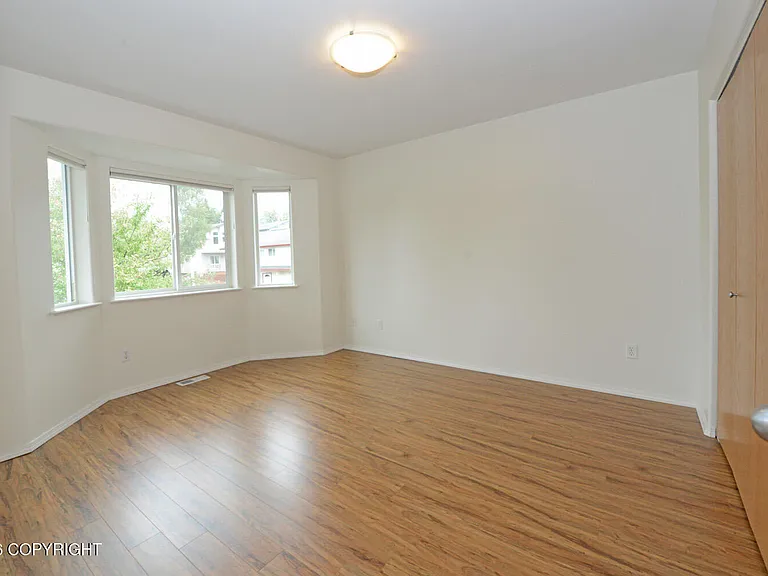 264 Dailey Ave — Photo 21