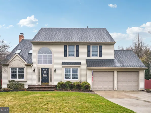 19 Old Republic Ln, Marlton, NJ 08053