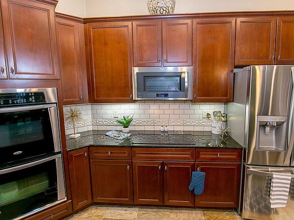 3rd image of 8449 N Ironwood Reserve Way