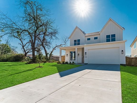 2nd image of 3022 Rochester St