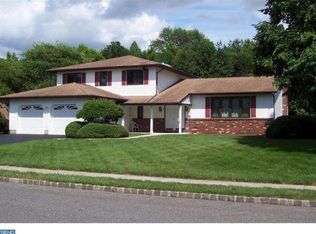 101 Peter Rafferty Dr, Hamilton, NJ 08690