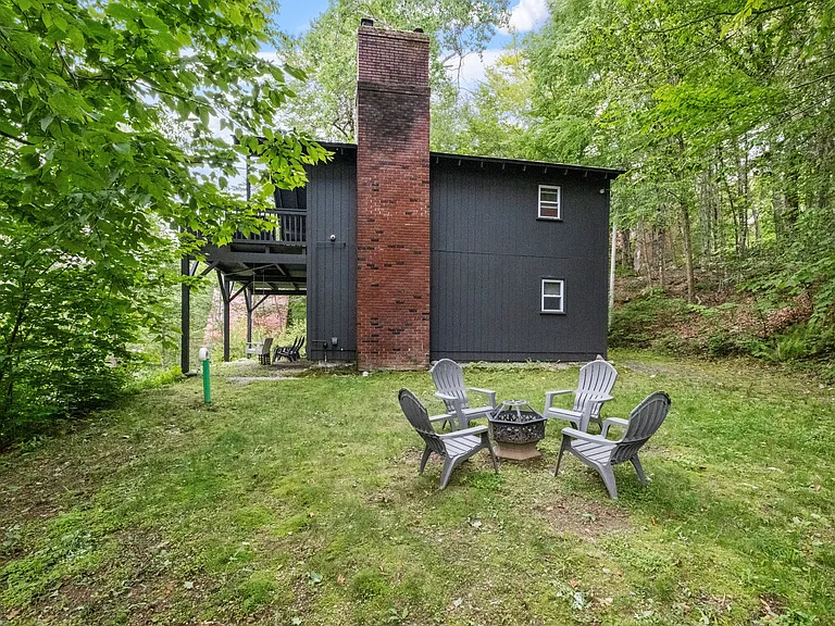 Hilltop Dr — Photo 70