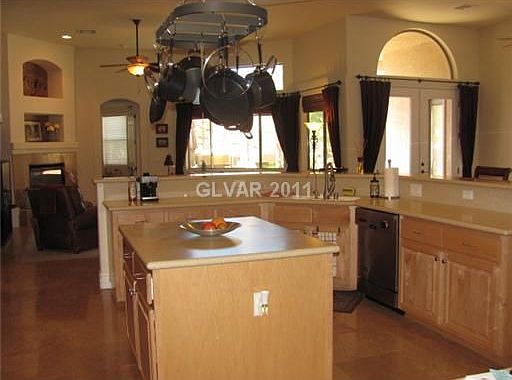 2nd image of 2049 Sinfonia Ave