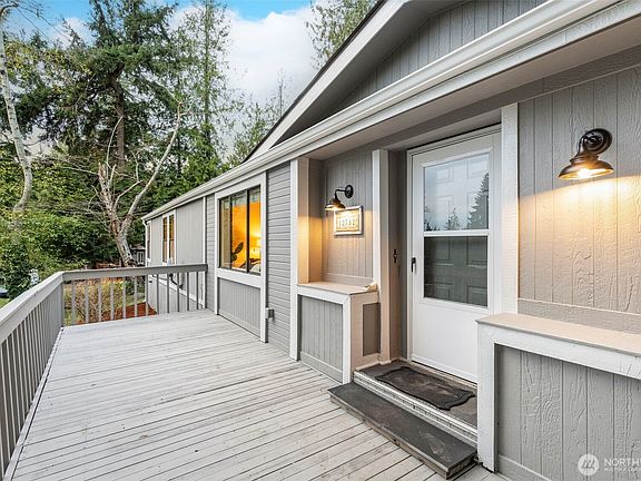 2nd image of 12782 NE Eckern Place