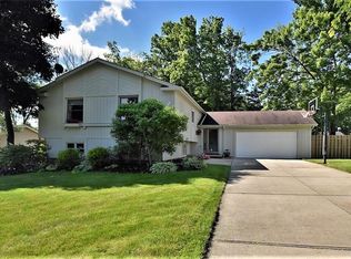 31880 Lynton Ln, Solon, OH 44139