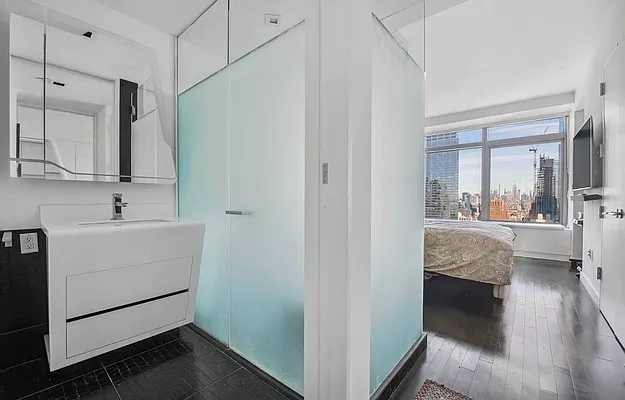 Rented by Douglas Elliman | media 7