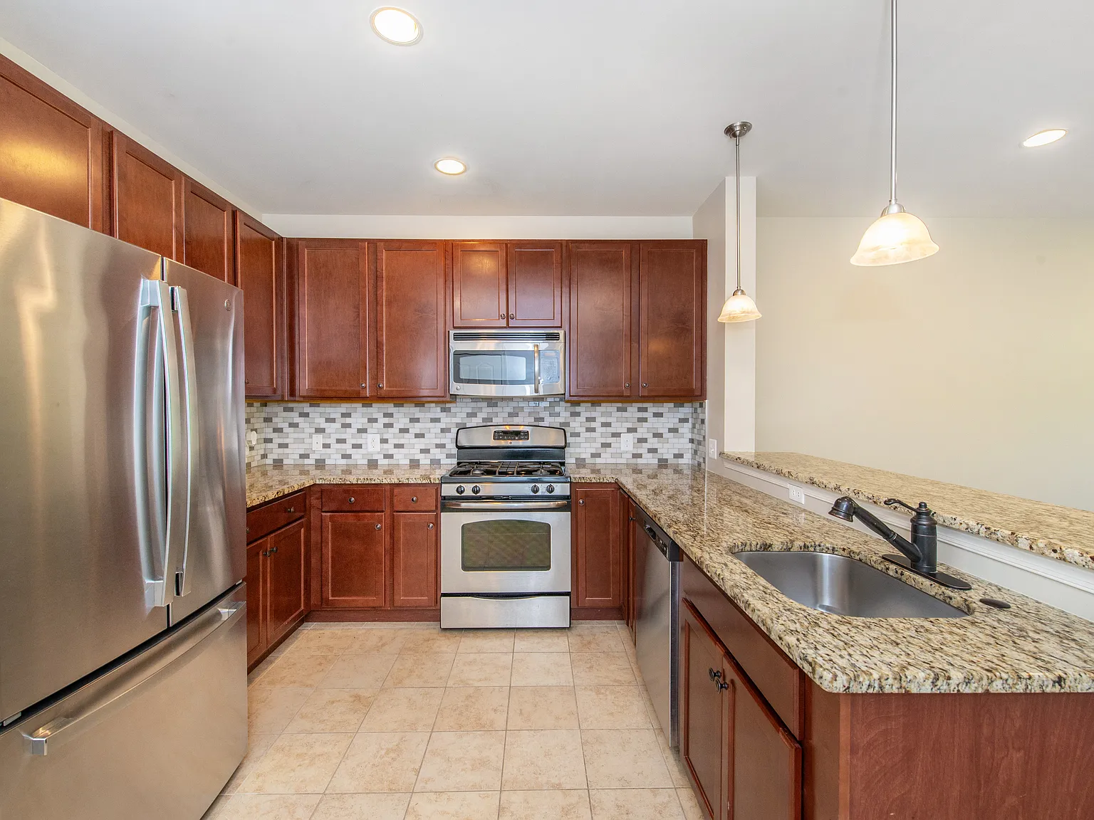 1 bed, 837 sqft, $2,325 — Photo 2