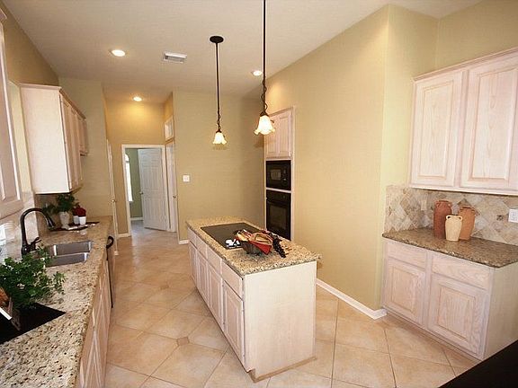 Recessed lights & Pendants