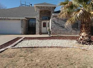 2026 N Pepper Tree Cir, Carlsbad, NM 88220