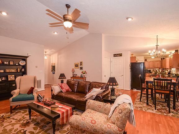 5th image of 516 Teresa Ln