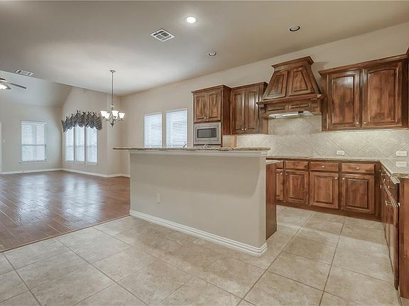 3rd image of 1504 Shady Bend Dr