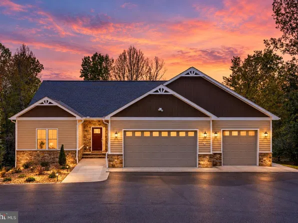 26482 Daniels Point Dr, Unionville, VA 22567
