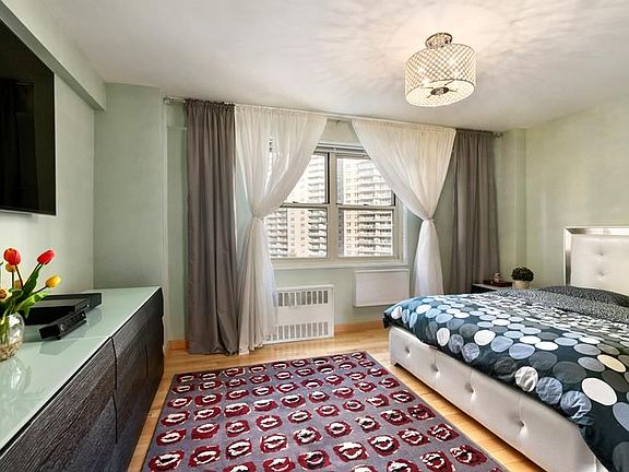 2nd image of 2940 W 5th St APT 10D