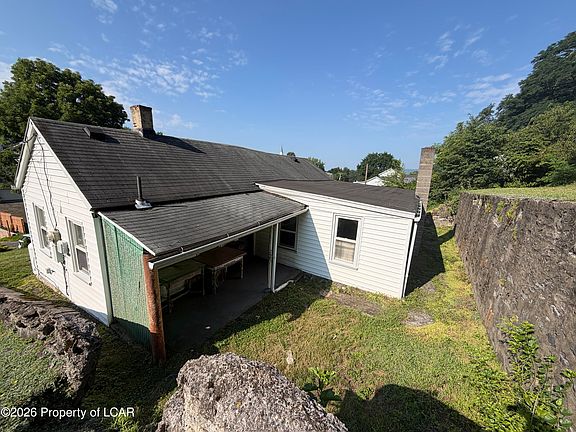 5th image of 184 Panama St