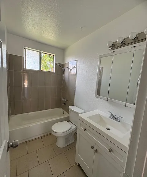 1127 E Wanamaker Dr #C — Photo 3