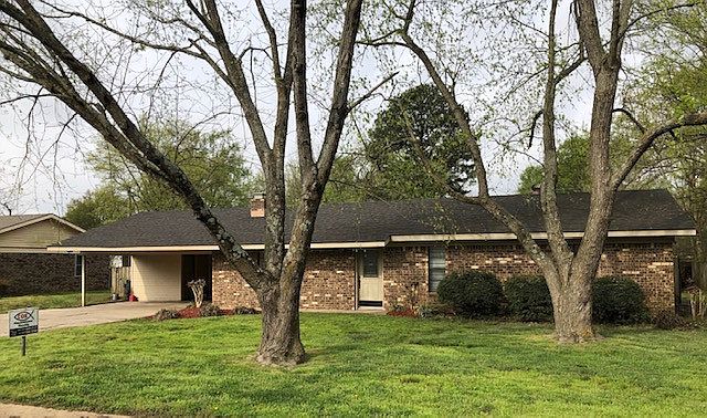 1st image of 15 Green Meadow Dr