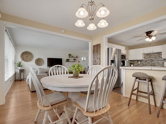 5th image of 333 Homewood Ct